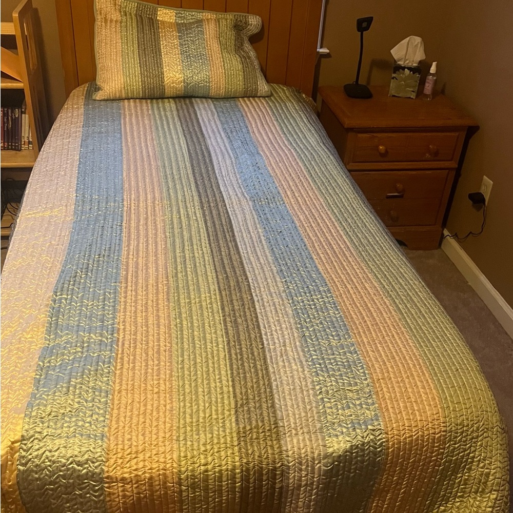 Twin sized multi color comforter sets- Reversible!